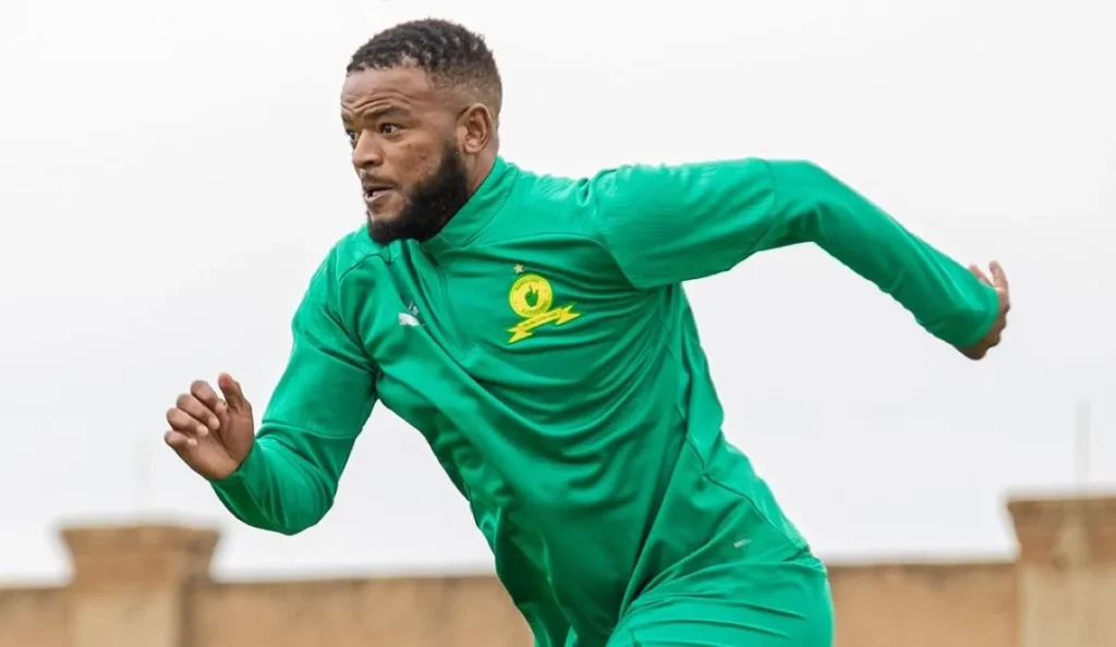Ouaddou o amba nga ha u sainwa ha Sipho Mbule kha Pirates