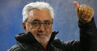 Efstathiou o bvisela khagala u dinalea hawe nga zwa vho Velebayi