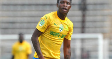 Mahlambi o wana tshinwe tshikhala kha kilabu ya Premiership