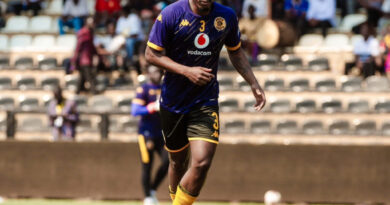 Mbilaelo dza Masilela  malugana na Khanyisa Mayo kha Chiefs